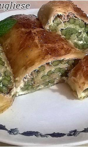 Rotolo di sfoglia con asparagi e prosciutto cotto