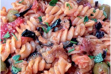 Fusilli con melanzane e olive - la cucina pugliese