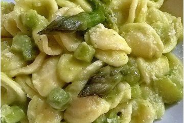 Orecchiette con crema di asparagi - la cucina pugliese