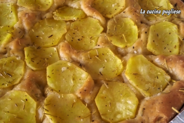 Focaccia con patate e rosmarino - cucinapugliese