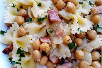 Farfalle ceci e pancetta - lacucinapugliese--