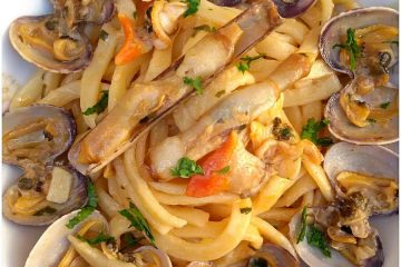 Tagliatelle con vongole cannolicchi e fasolari - la cucina pugliese