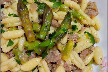 Cavatelli asparagi e salsiccia - la cucina pugliese