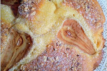 Torta al latte con pere e granella di nocciole - la cucina pugliese