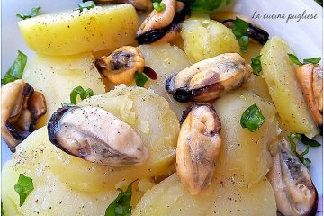 Insalata di patate e cozze - una ricerra estiva facile e veloce da preparare.